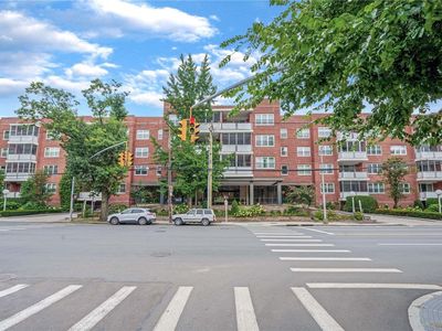 1 Kensington Gate #208, Great Neck, NY, 11021