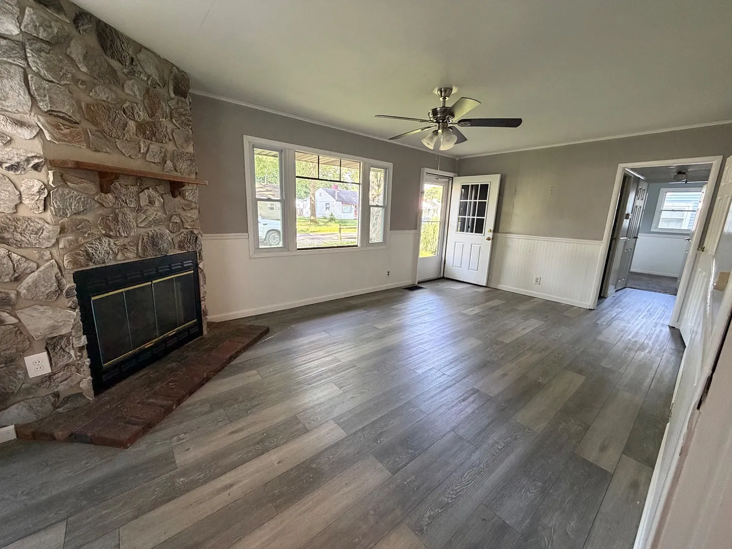 1432 Bel Air — Photo 4