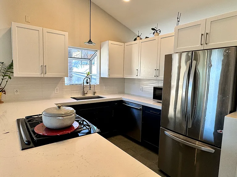 4578 Narragansett Ave — Photo 13