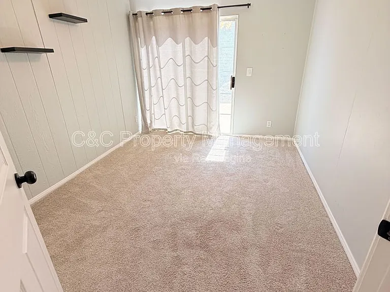 410 Mira Loma Ln — Photo 7