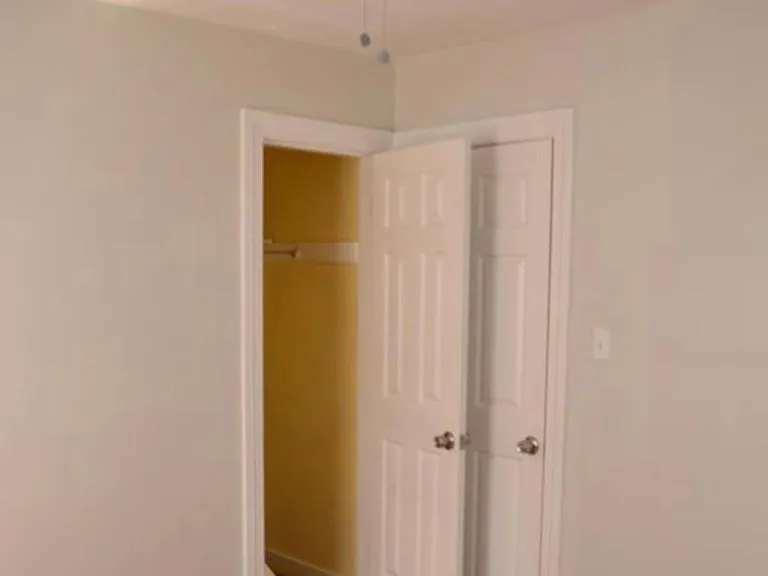 1523 Wurtele Ave — Photo 24