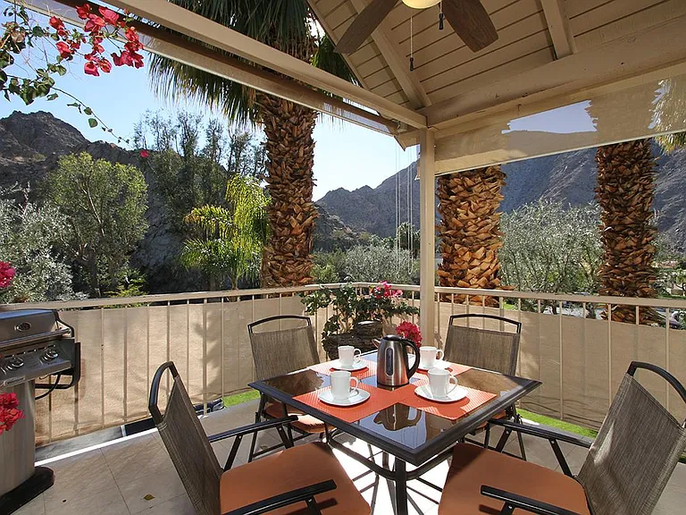 Brand new ( 2021 ) Weber BBQ
Patio sitting for 4.
Views.