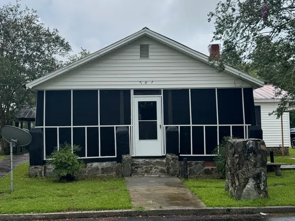 705 Beetree Ave, Nashville, GA 31639