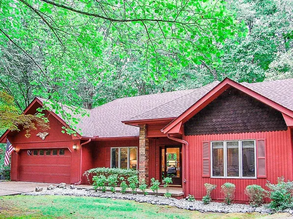 13 Emanuel Dr, Hot Springs, AR 71909