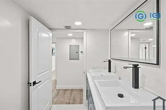 470 S Park Rd #307 — Photo 13