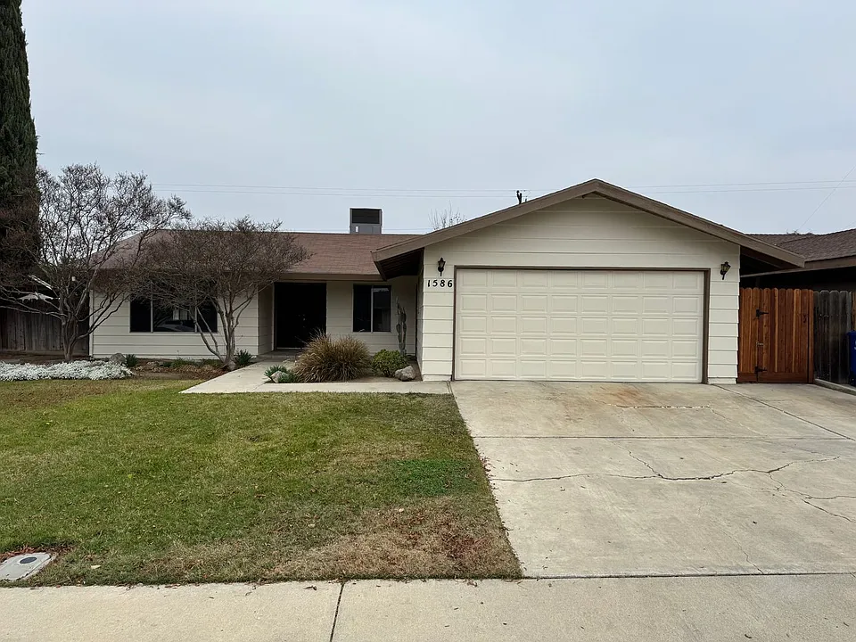 1586 Hawthorne Dr
