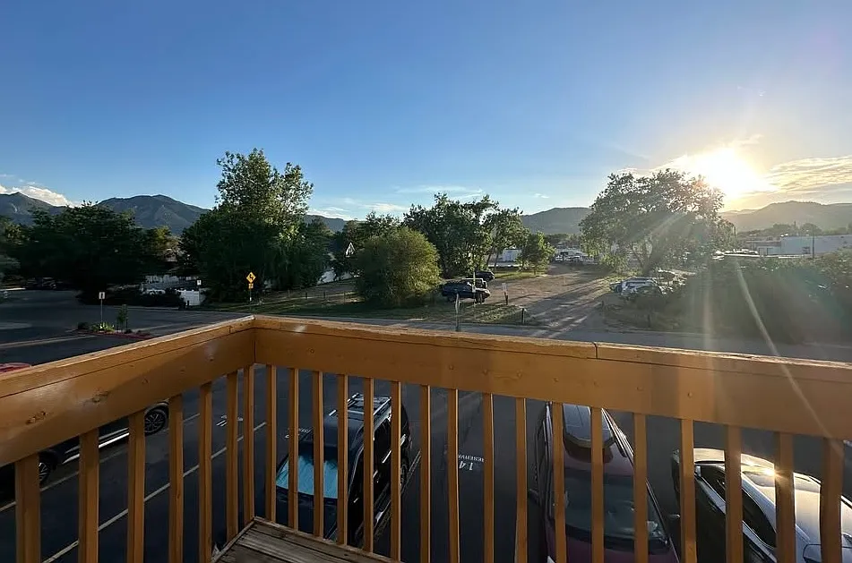 5 bed, 2781 sqft, $1,150 — Photo 2