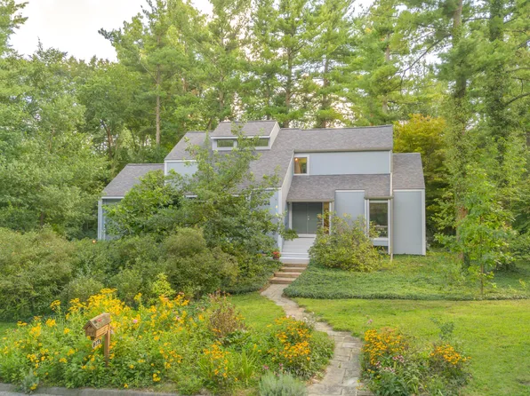 344 Rock Creek Ct, Ann Arbor, MI 48104
