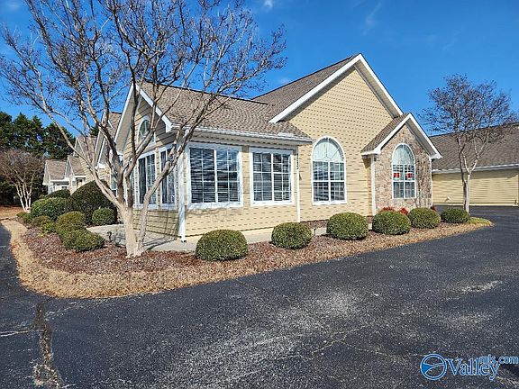 2nd image of 1013 Cathedral Cir Unit 1013