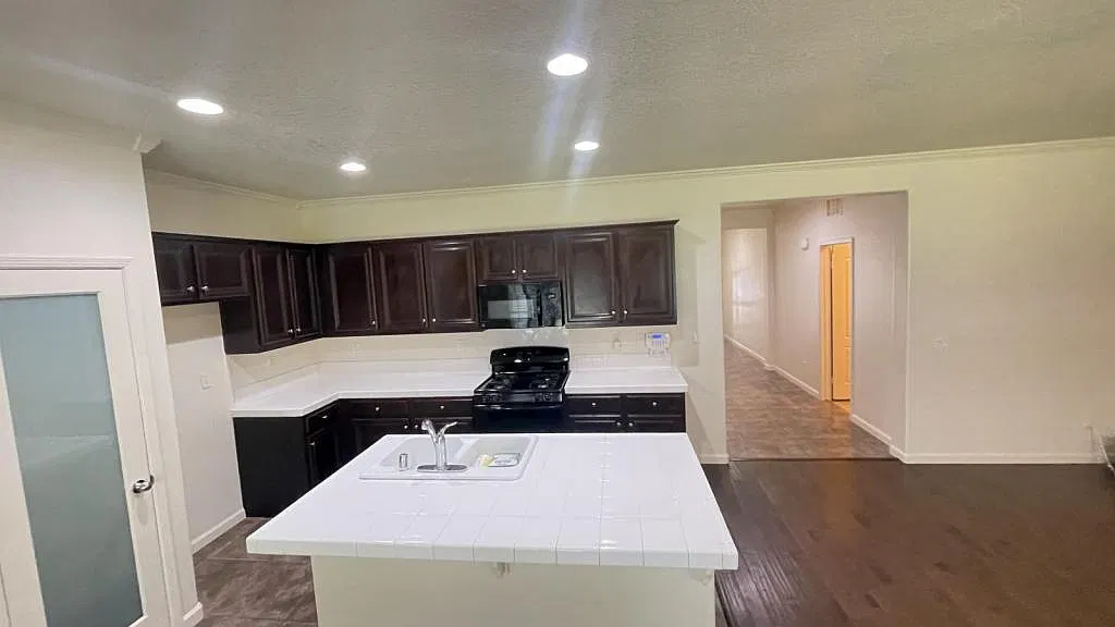 5419 Woodard Ridge Dr — Photo 4