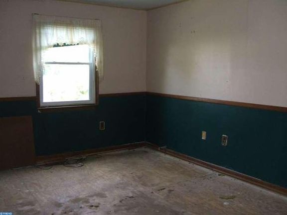 5th image of 148 Channing Dr