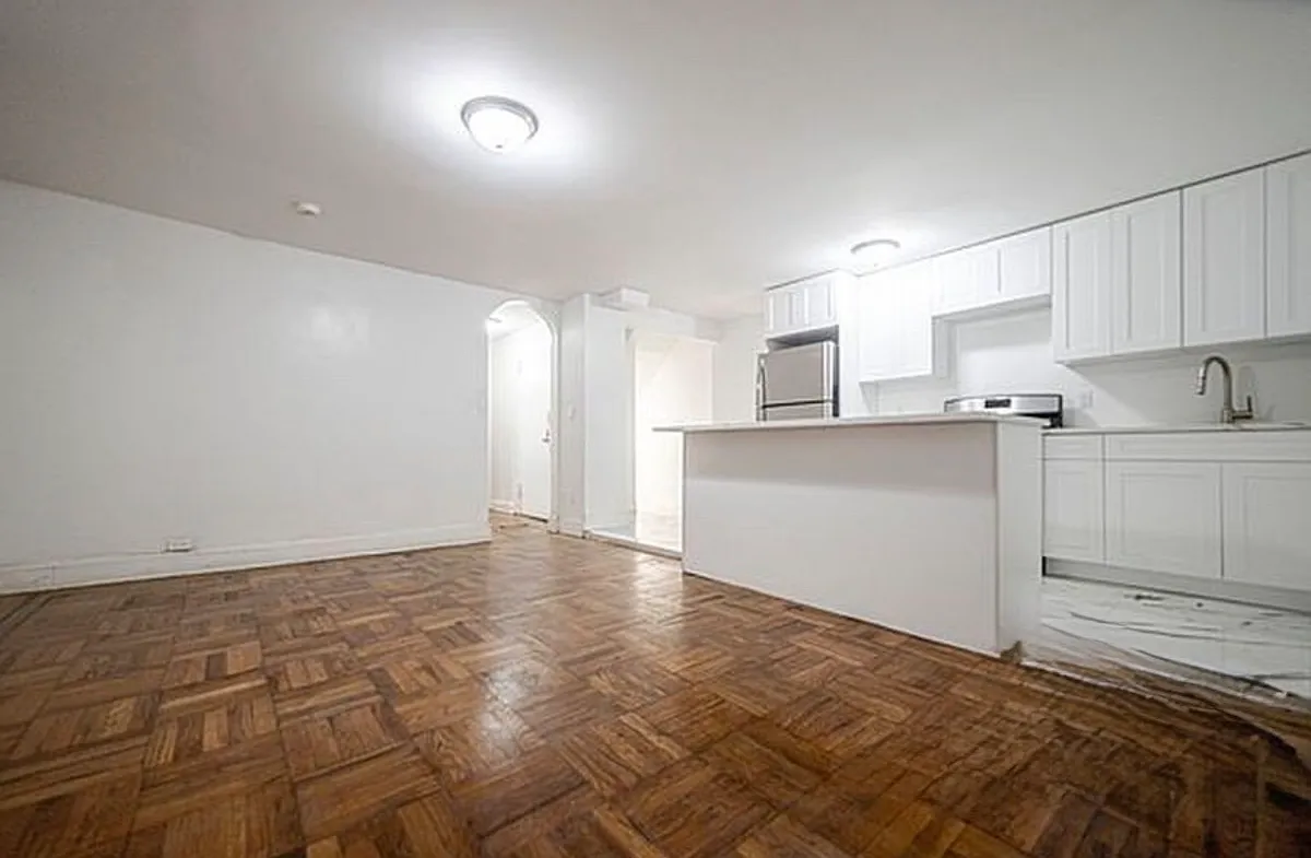 Building Photo - 182 Vernon Ave #1