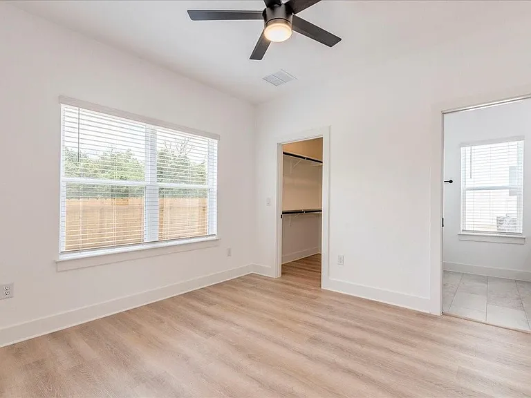 525 S Main St — Photo 11