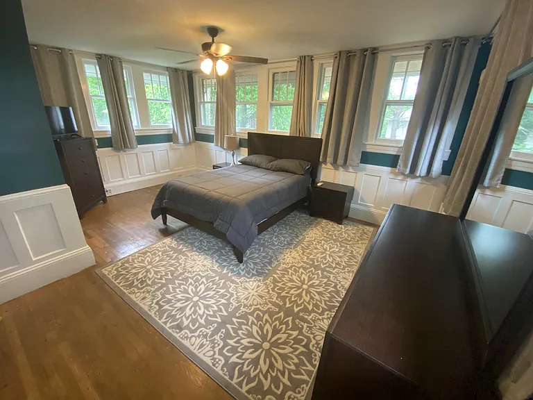 520 King George Ave SW — Photo 14