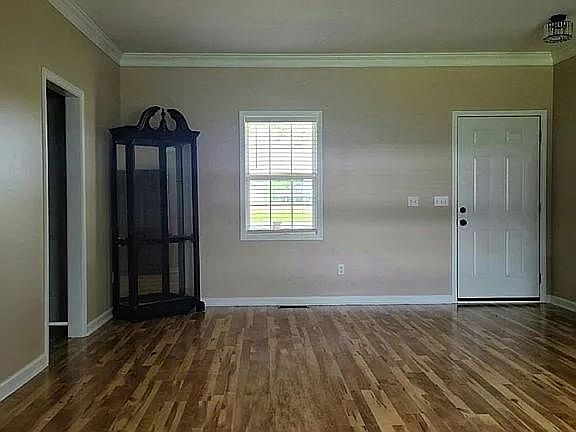 5th image of 1324 Mockingbird Ln