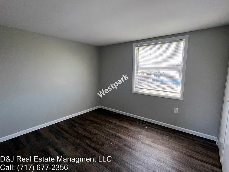 65-36 North St — Photo 6