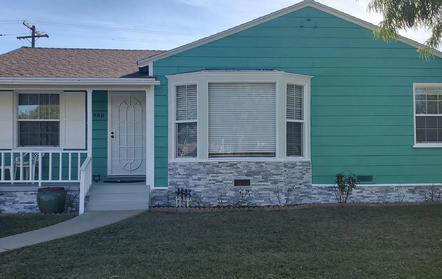 3 bed, 1296 sqft, $8,370 — Photo 1