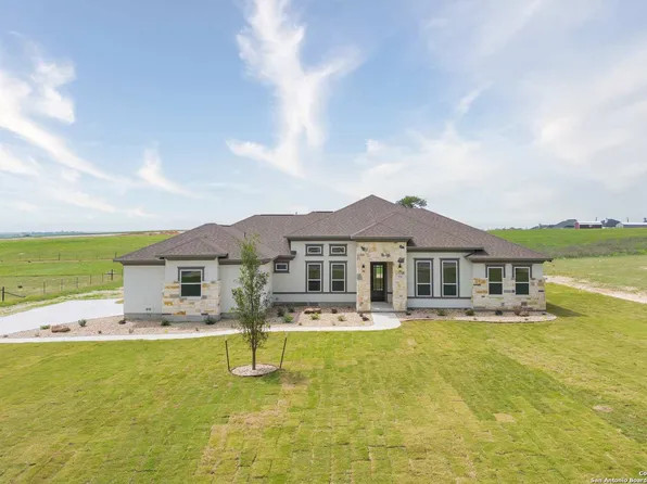 124 Summer Meadow Drive, La Vernia, TX 78121