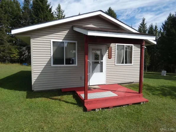 10947 Section 6 Rd, Trout Creek, MI 49967
