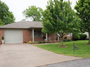 503 Woodvale Dr, Hopkinsville, KY 42240