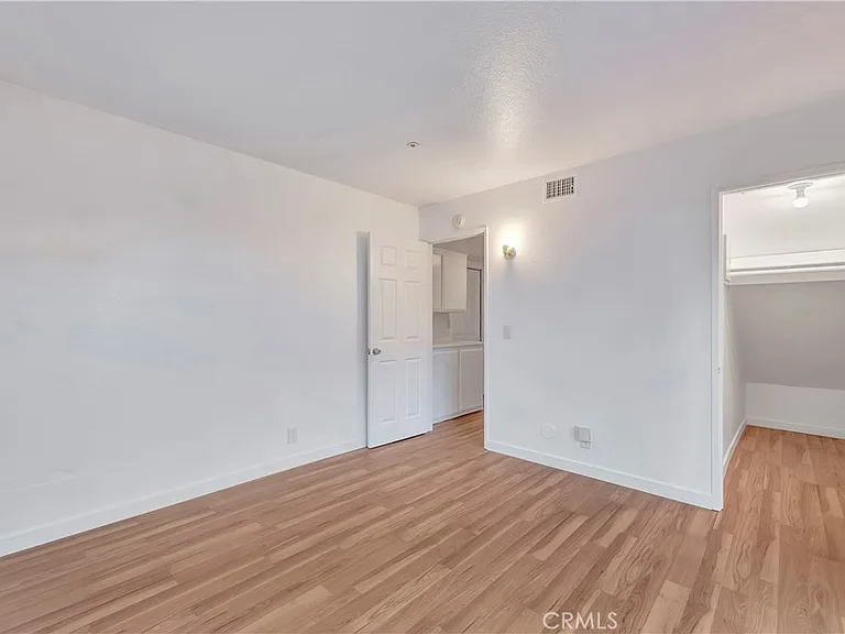 609 E Phillips Blvd — Photo 3