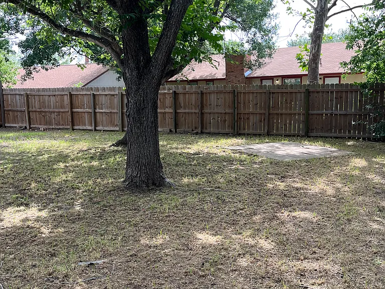 1906 Castle Gate Cir — Photo 27