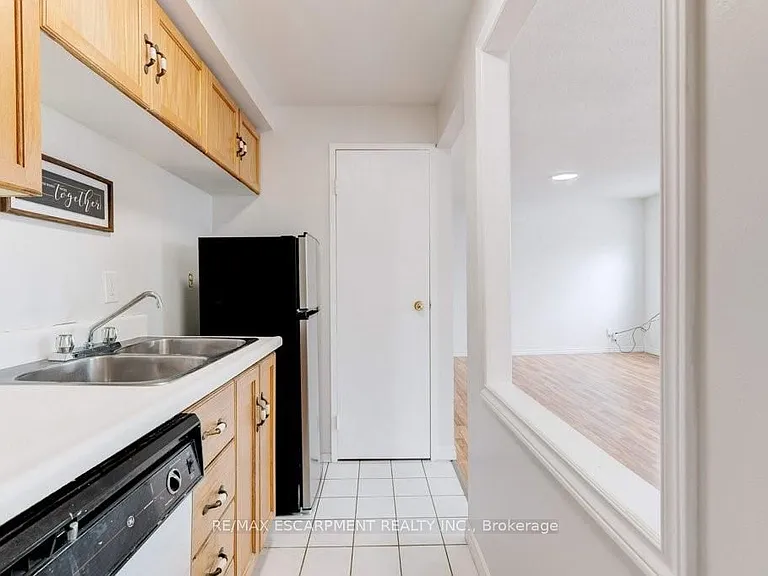 175 Hunter St E #207 — Photo 21