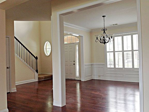 5th image of 304 Northbrooke Ln