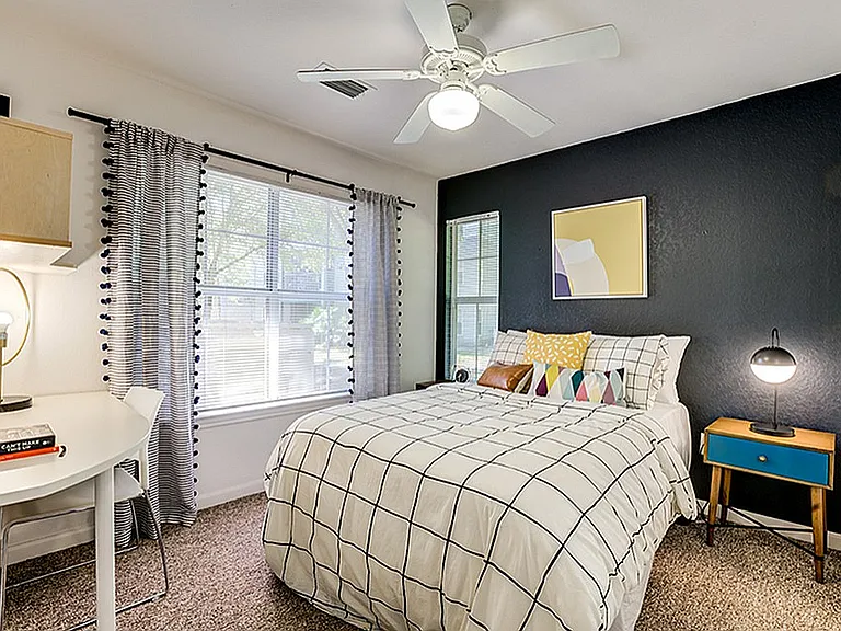 Cabana Beach Gainesville-Off Campus Apartments Near UF-Private Furnished Bedrooms