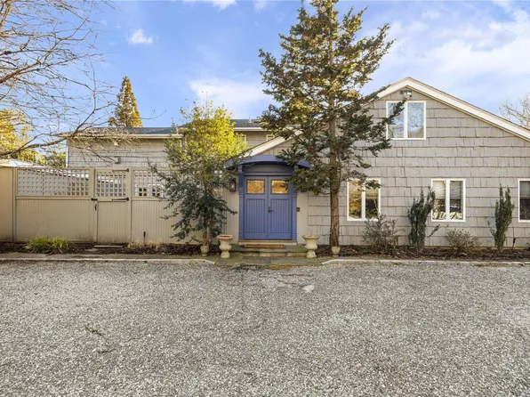 2 E Gate Road, Lloyd Harbor, NY 11743
