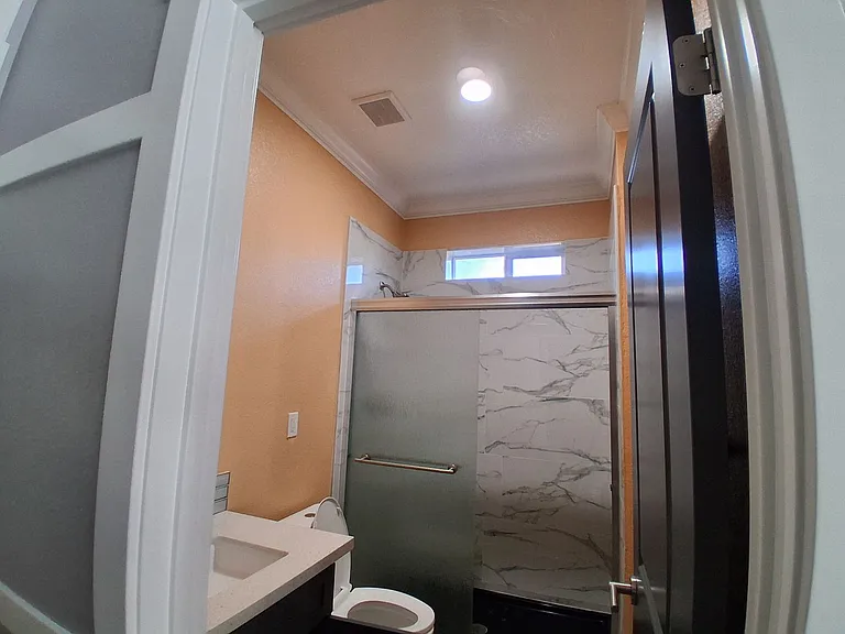 2112 Eicher Ave — Photo 15