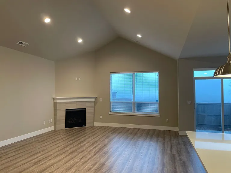 72 N 88th Dr — Photo 19