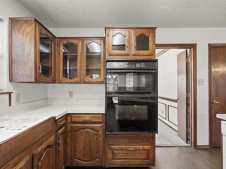 1423 Holveck Dr — Photo 8