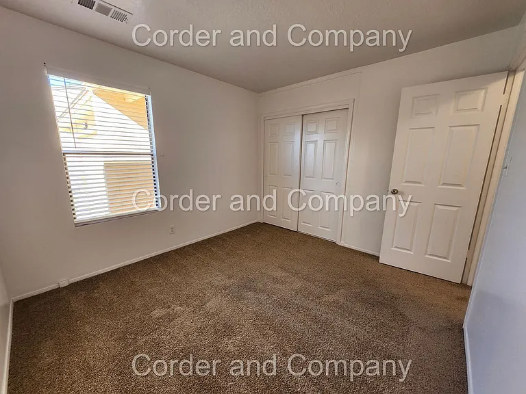 2261 Green Lake Rd NE — Photo 27
