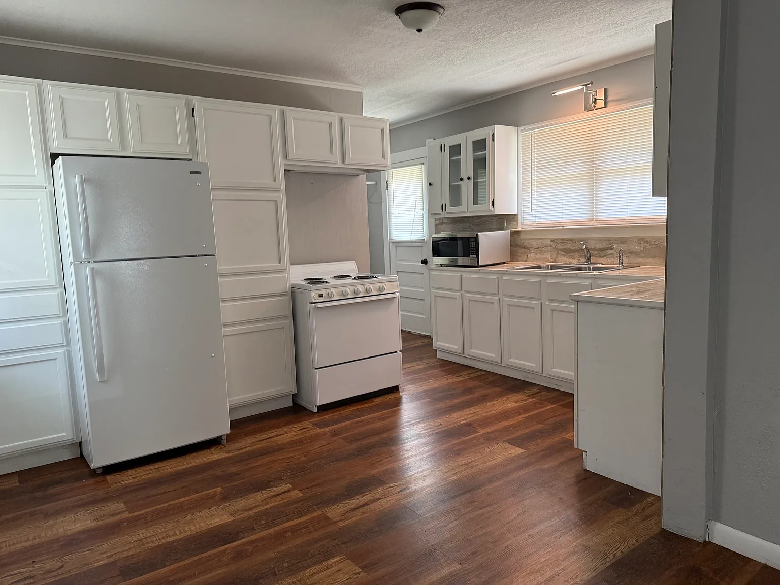 2 bed, $1,375 — Photo 3
