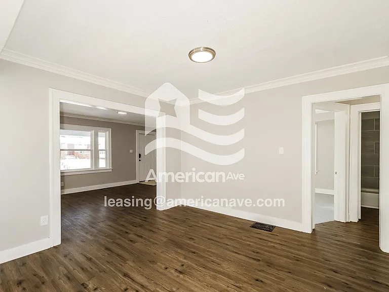 556912_004_dining_room_14325529.jpg