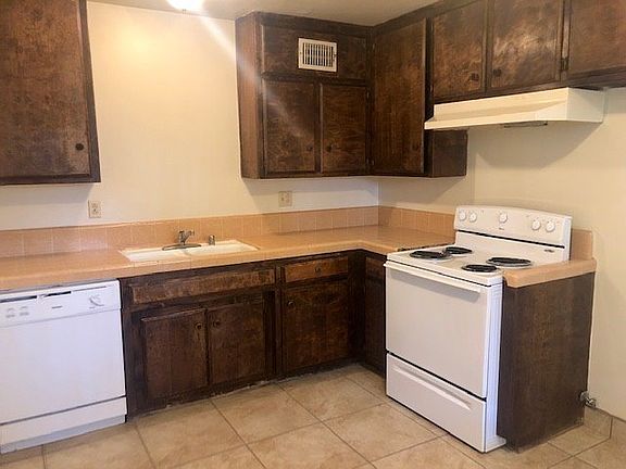 3rd image of 2612 N Half Moon Dr APT D