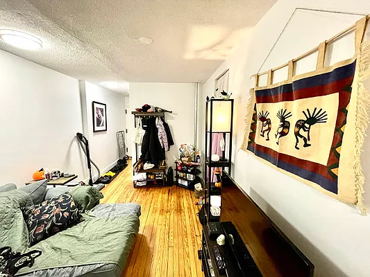 Rented by Pear NYC LLC | media 11