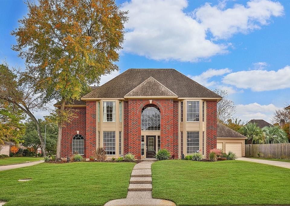 1st image of 5922 Hidden Lakes Dr