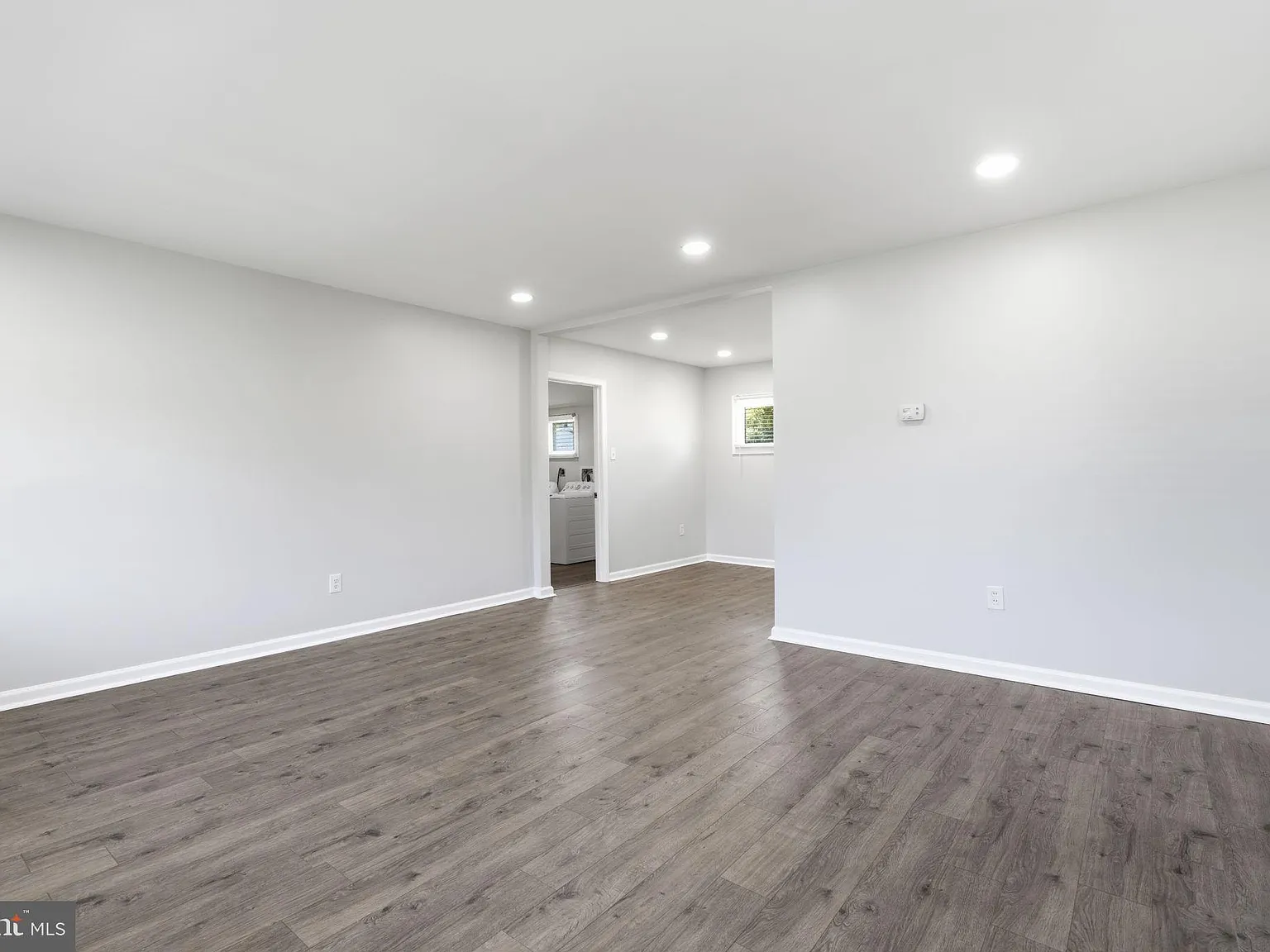 4 bed, 2.0 bath, 1550 sqft, $3,000 — Photo 4