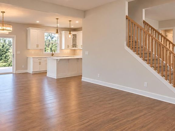 4th image of 1661 Blues Ln