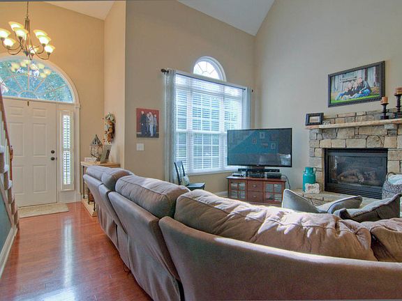 4th image of 10700 Ashford Dr
