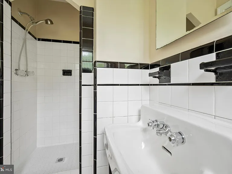 5122 Fairglen Ln — Photo 21