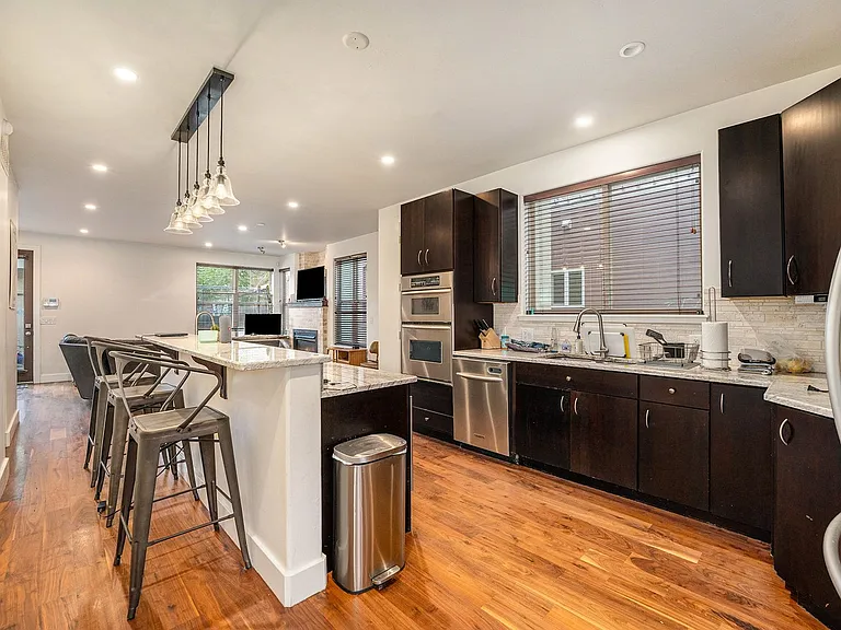 3315 W Hayward Pl — Photo 8