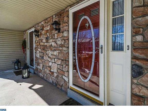 2nd image of 130 Sunnyside Ln