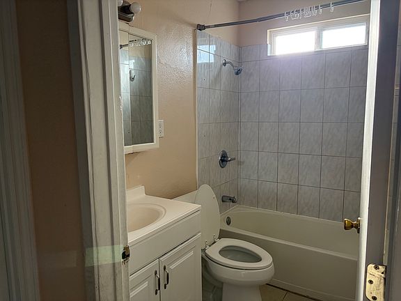 5th image of 229 S Orange Ave Unit B