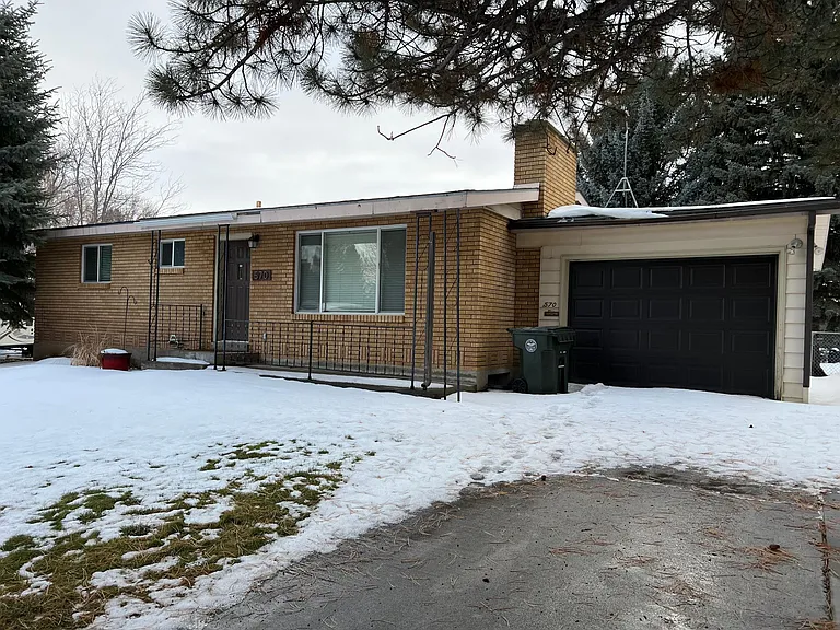 570 Horrocks Dr — Photo 1