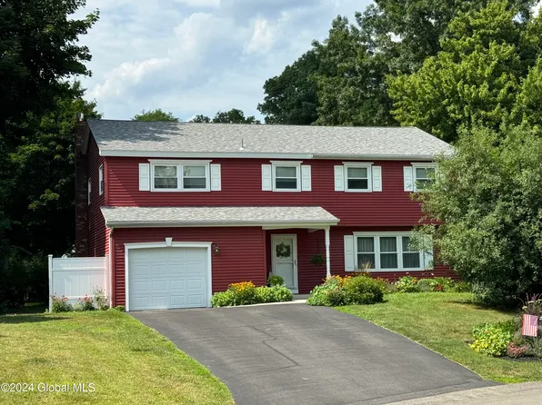 136 Oxford Court, Voorheesville, NY 12186