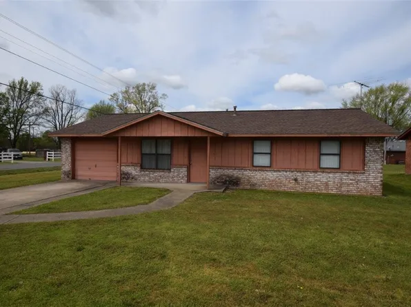 1500 N 7th St, Stilwell, OK 74960