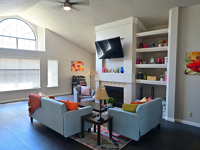 Beech Trail Dr — Photo 3